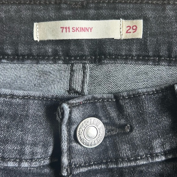 Levi’s 711 Raw Hem Skinny Jeans - Picture 12 of 14